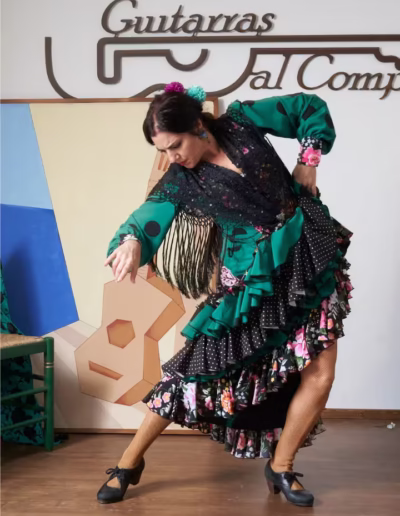 Azahara Alcaine figura baile flamenco