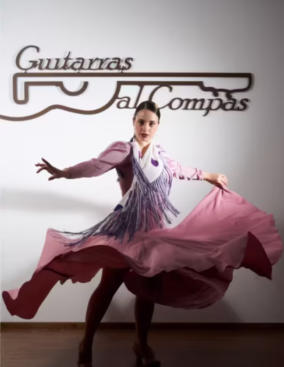 cristina gallo bailaora fuerza y compás en pleno zapateado