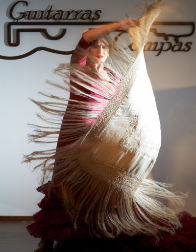Luisa Chicano sobre el escenario en un espectáculo flamenco en Málaga