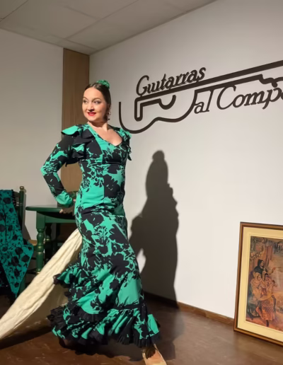 La bailaora malagueña Vanessa Cortes desplante flamenco con intensidad