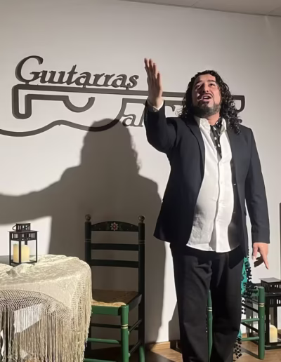 Manuel de la Curra cantaor profesional en directo