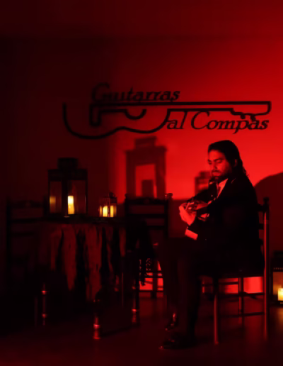 Momento actuación Nané Lucas en Tablao Guitarras al Compás