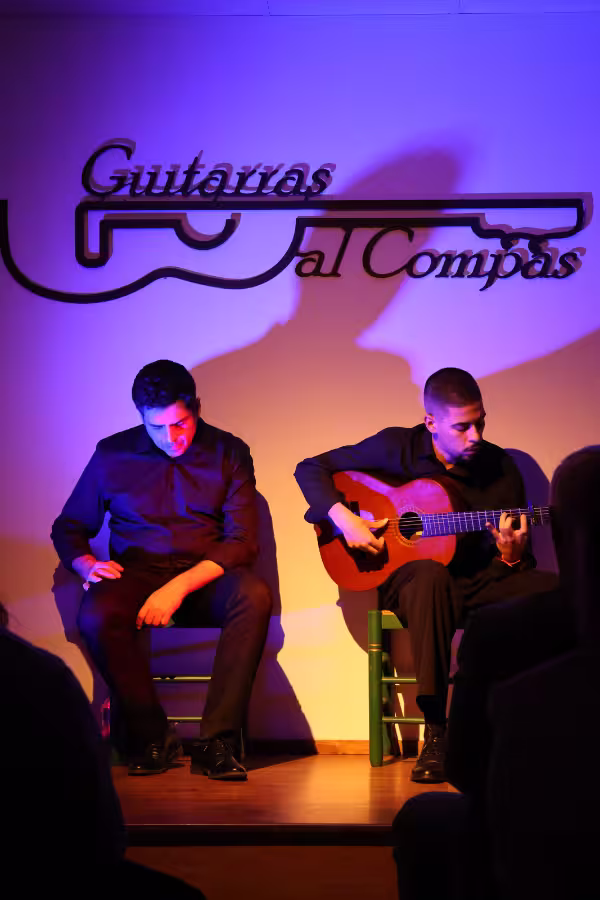 Juan Rivera al cante y Adrián Godino al toque en el I Ramillete Flamenco