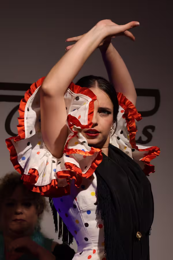 Cristina Gallo baila en el III Ramillete Flamenco de Guitarras al Compas