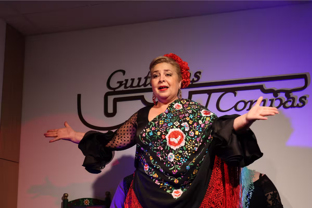 Toñi Miranda al cante de Zambras en el III Ramillete Flamenco