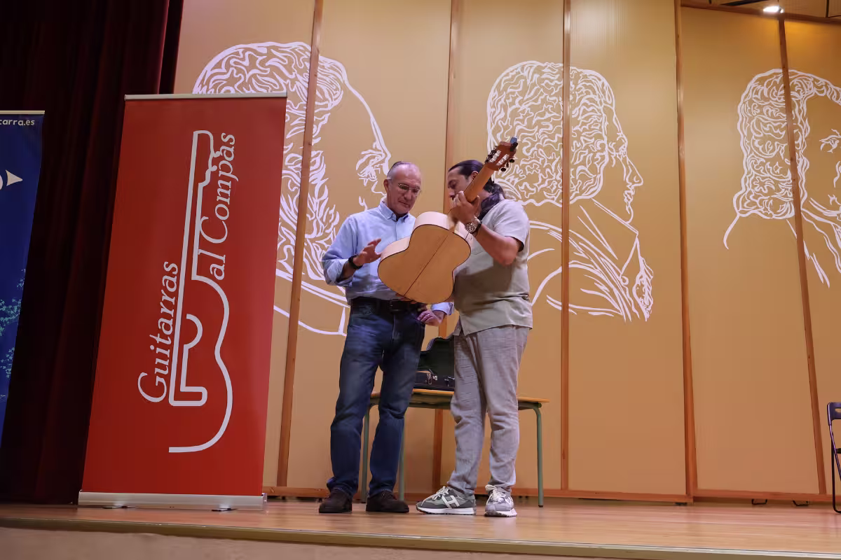 Constructor y Ganador del premio de Jóvenes talentos